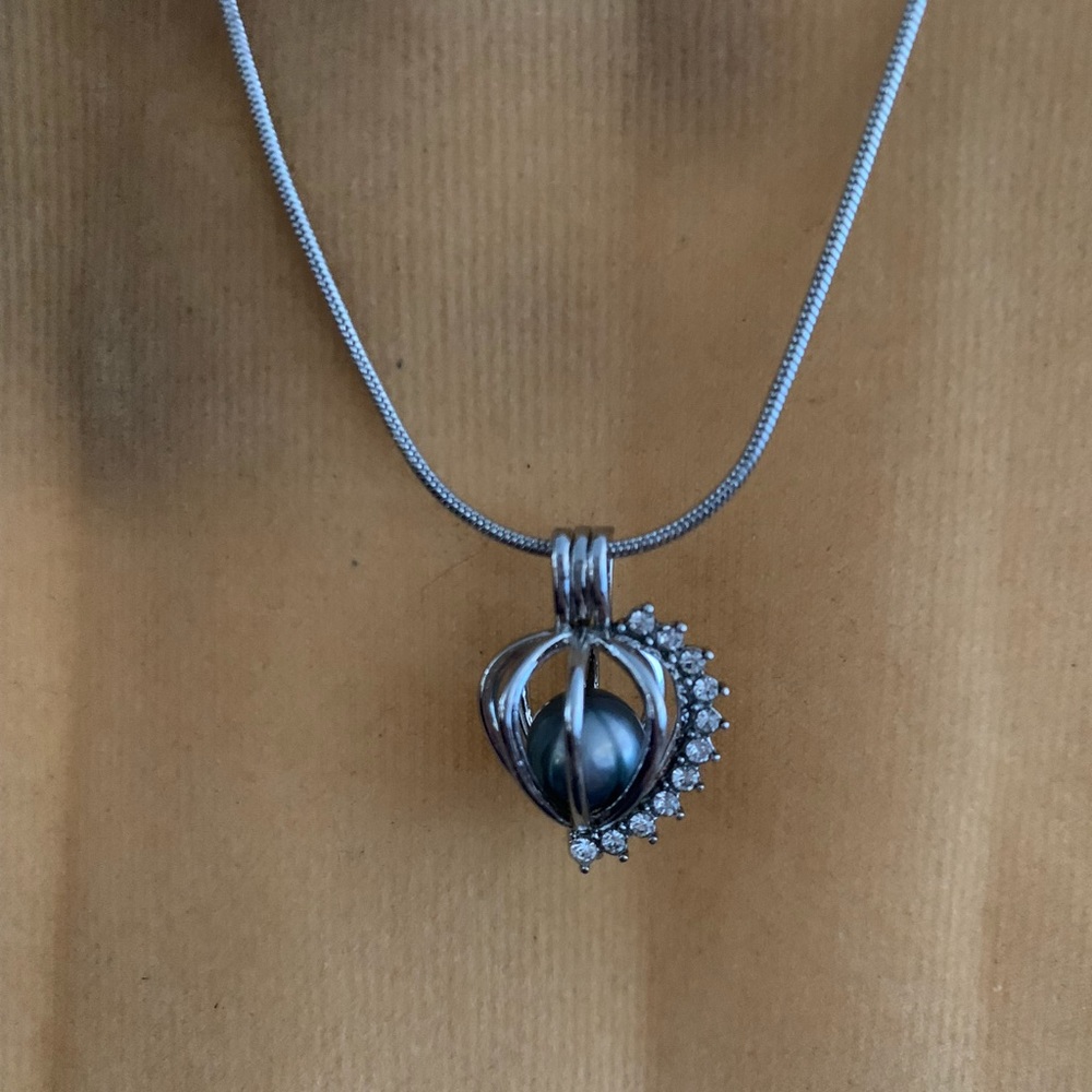 Pearl pendant